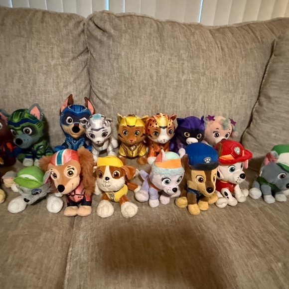 Lot of paw patrol plushies - Picture 2 of 3